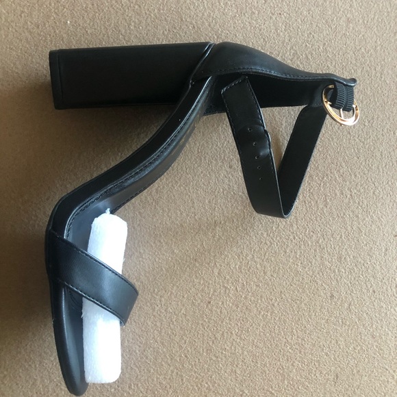 Lulus Black Heels - Picture 1 of 3